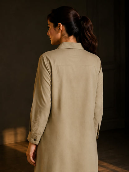Olive Haze soft lilac two piece women’s outfit with button-down shirt and relaxed trousers
Shop Olive Haze, a soft lilac two-piece women’s outfit featuring an elegant button-down shirt and relaxed trousers. Comfortable, minimal and effortlessly stylish