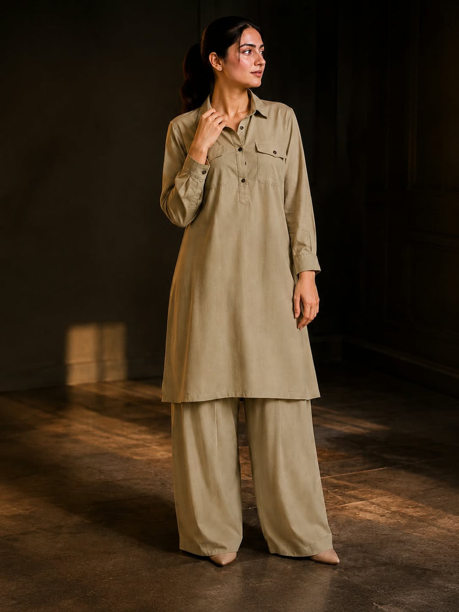 Olive Haze soft lilac two piece women’s outfit with button-down shirt and relaxed trousers
Shop Olive Haze, a soft lilac two-piece women’s outfit featuring an elegant button-down shirt and relaxed trousers. Comfortable, minimal and effortlessly stylish